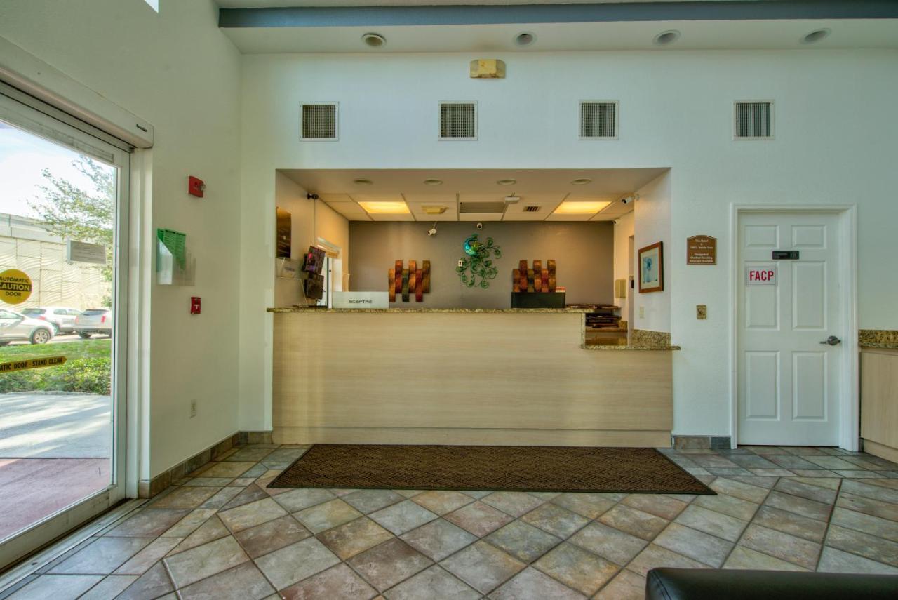 Clearwater Hotel Exterior foto