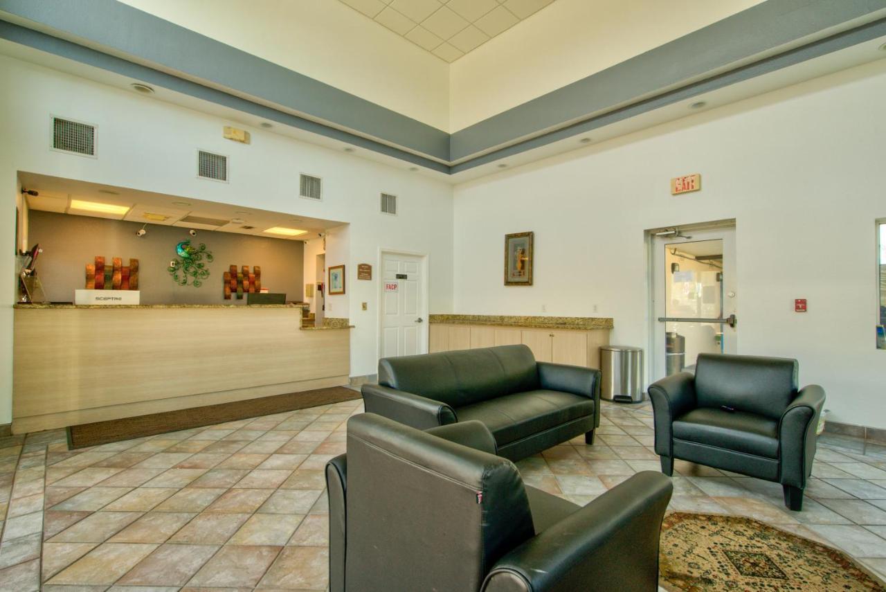 Clearwater Hotel Exterior foto