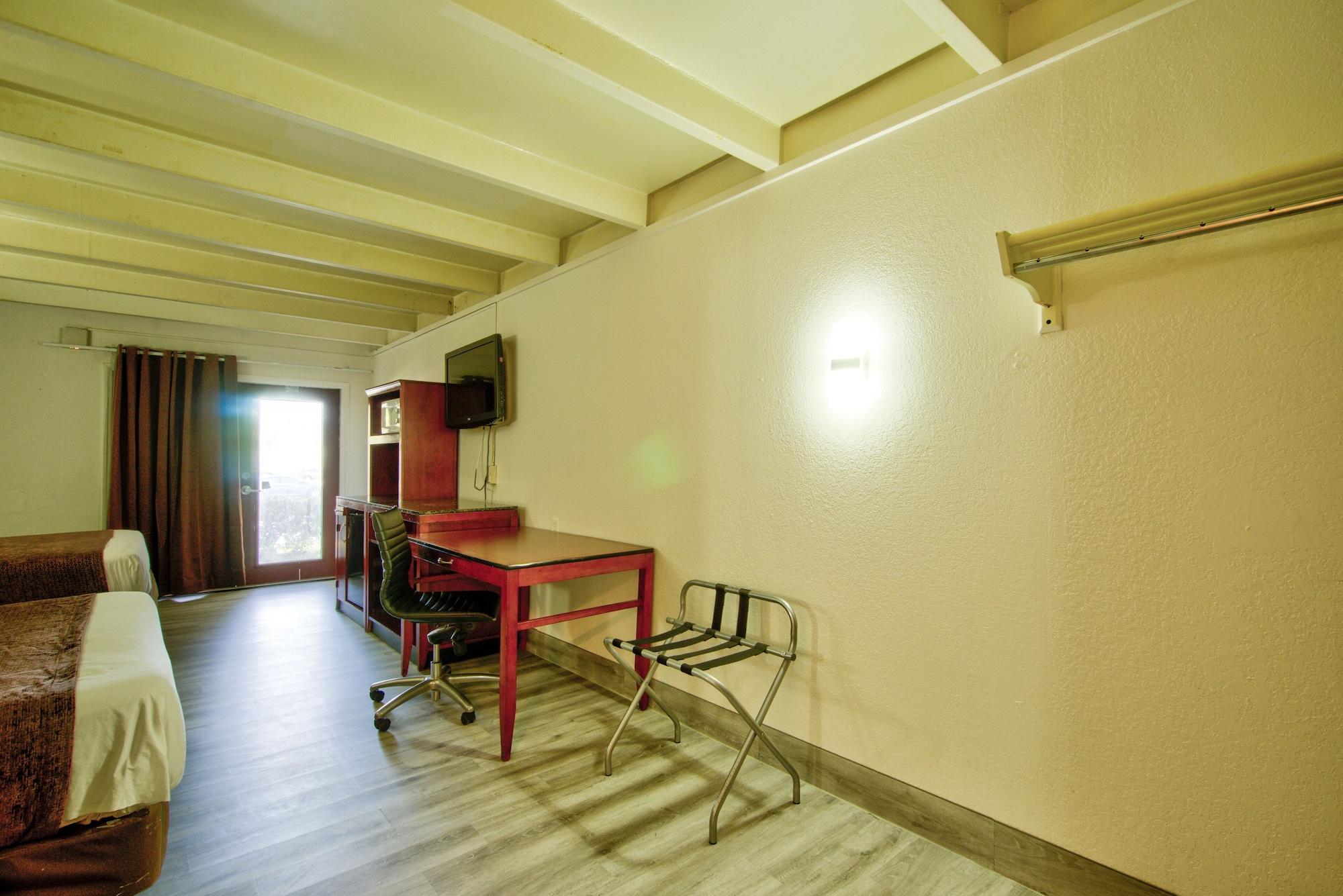 Clearwater Hotel Exterior foto